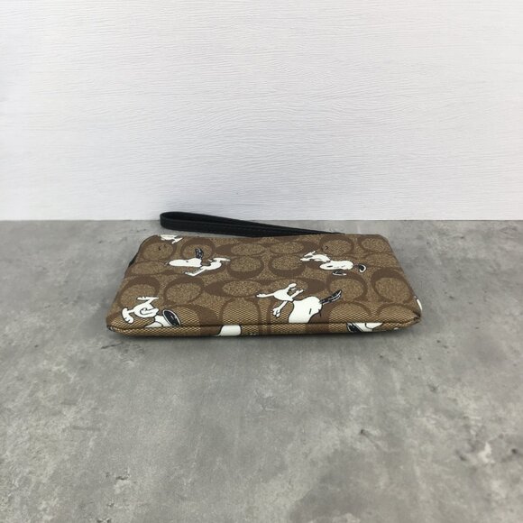 Coach X Peanuts Corner Zip Wristlet Wallet With Snoopy & Woodstock - Picture 4 of 10